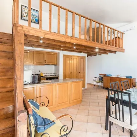 Lovelystay - Prainha Sea View + Pool ألفور